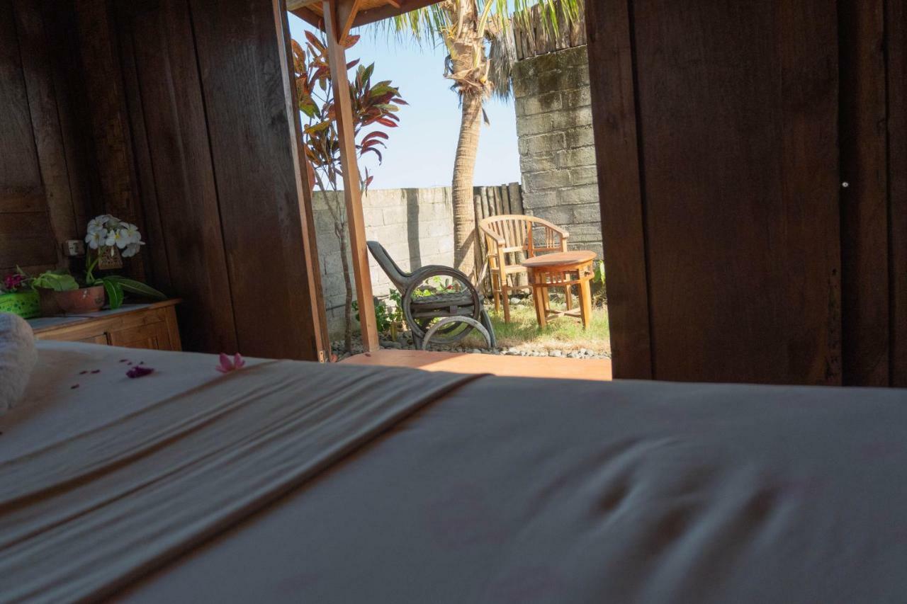 Bali Tiger Surf and Beach Camp Hotel Pulukan Exterior foto