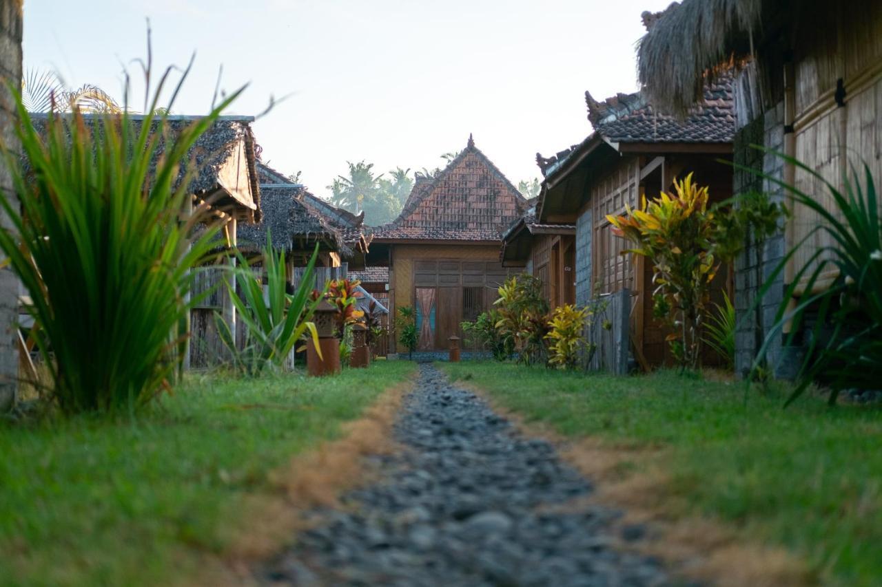 Bali Tiger Surf and Beach Camp Hotel Pulukan Exterior foto